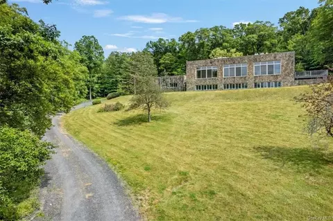 60 Fawn Hill Rd, Cornwall, NY 12518