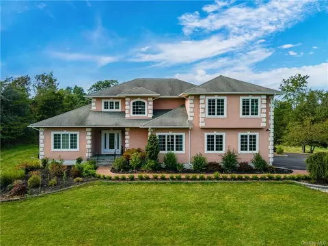 25 Richardson Ct, Crawford, NY 12549