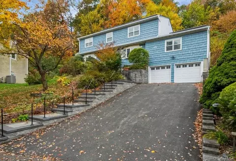 24 Pelham Ave, Clarkstown, NY 10954