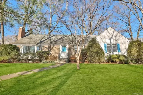 10 Melrose Dr, New Rochelle, NY 10804