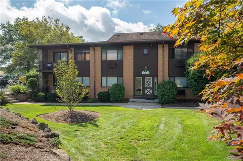 2 W Lawrence Park Dr #12, Orangetown, NY 10968