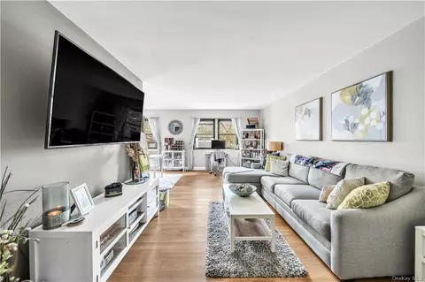 83-75 118th St #5K, Kew Gardens, NY 11415