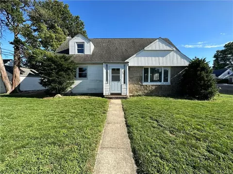 26 Teresa Pl, Hempstead, NY 11550