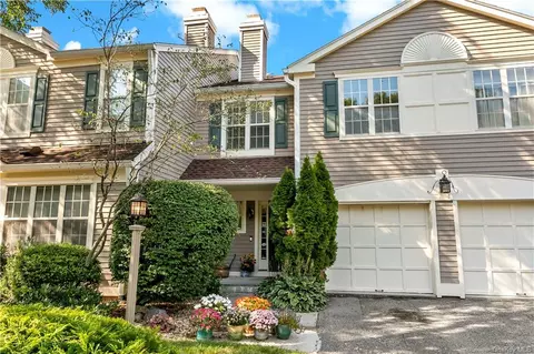 1106 Pondside Dr, Greenburgh, NY 10607