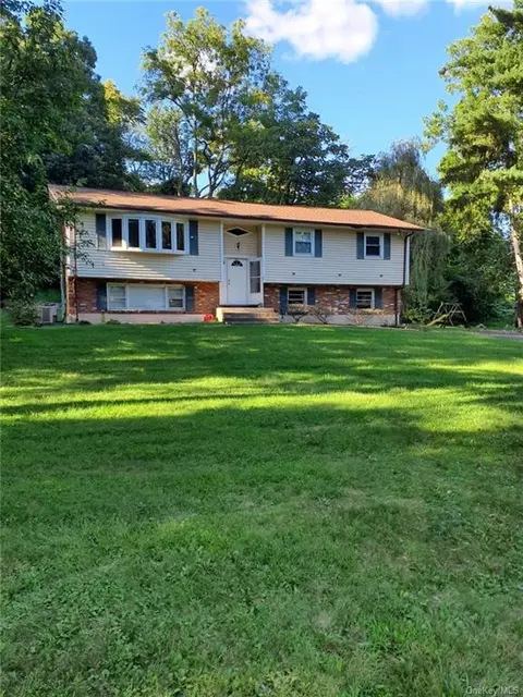 64 Pinebrook Rd, Ramapo, NY 10952