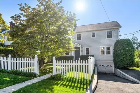 49 Mount Morris Ave, White Plains, NY 10604