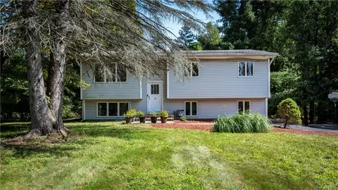 26 Bridle Rd, Ramapo, NY 10977