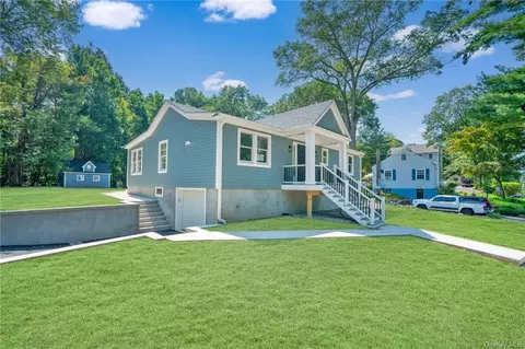 21 Sunnyside Pl, Lake Peekskill, NY 10537