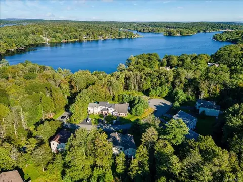 10 Deerfield Ct, Thompson, NY 12775