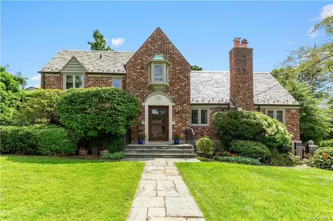 28 Greenhaven Rd, Rye, NY 10580