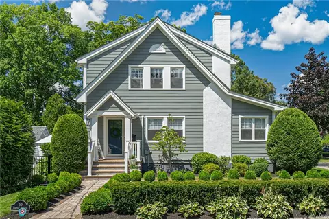 10 Bolton Ave, White Plains, NY 10605
