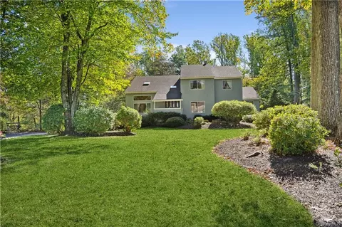 9 Nathalie Ct, Cortlandt, NY 10567