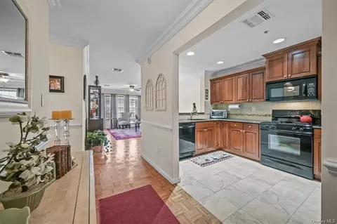 3 Cross St #105, Ramapo, NY 10901
