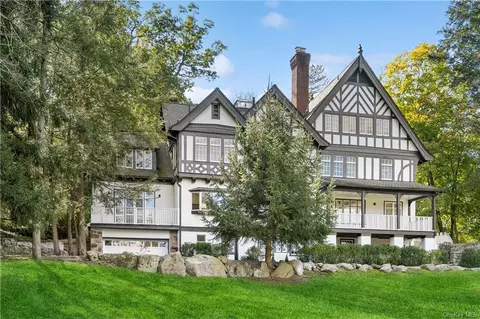 130 Continental Rd, Tuxedo, NY 10987