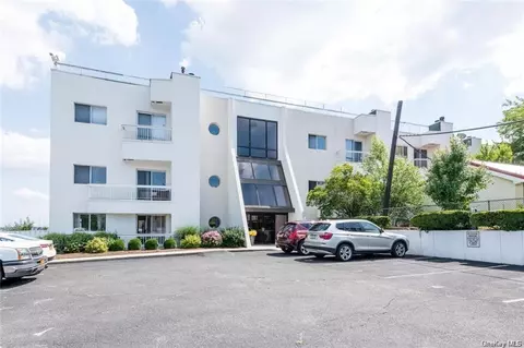 190 Schofield St #3I, Bronx, NY 10464