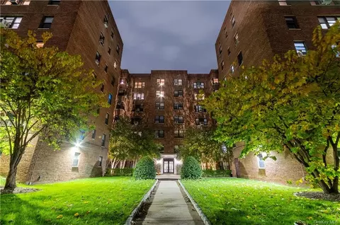 485 E Lincoln Ave #501, Mount Vernon, NY 10552