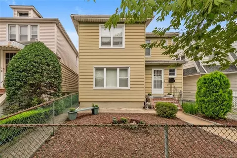1633 Tomlinson Ave, Bronx, NY 10461