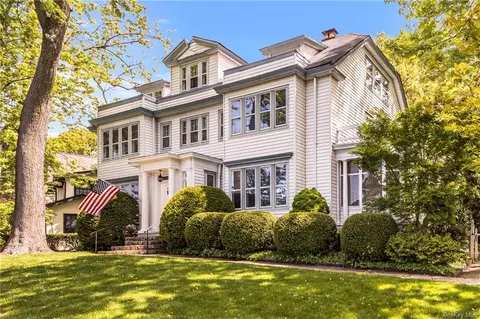 10 Chatfield Rd, Yonkers, NY 10708