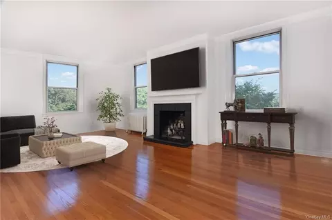 64 Sagamore Rd #L8, Bronxville, NY 10708