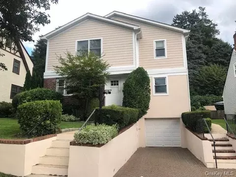 76 Oakland Ave, Eastchester, NY 10707