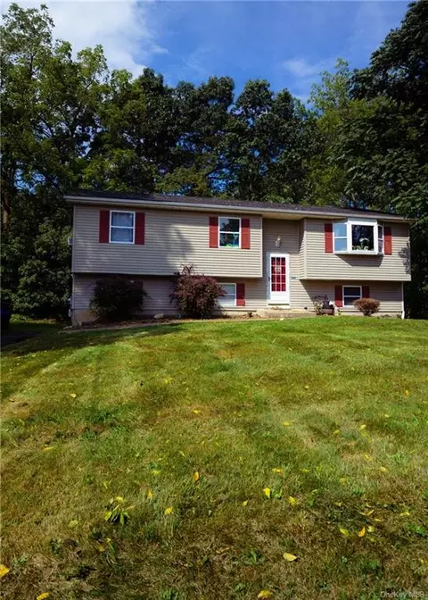 11 Wenmar Dr, Newburgh, NY 12550