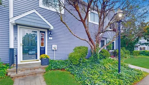 7 Hendrick Hls, Peekskill, NY 10566