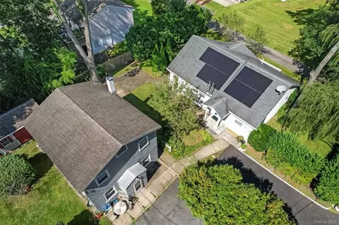 27 Lake St, Greenwood Lake, NY 10925