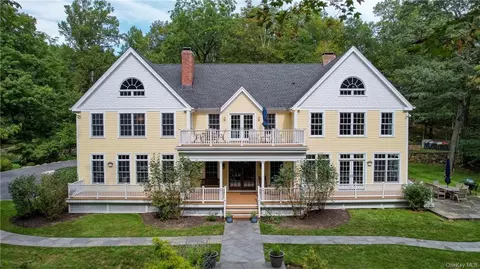 1505 Journeys End Rd, Yorktown, NY 10520