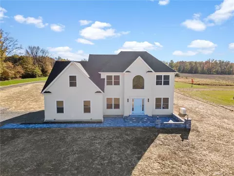 49 Malloy Rd, Shawangunk, NY 12589