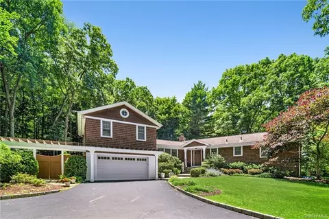 67 Cross Ridge Rd, New Castle, NY 10514