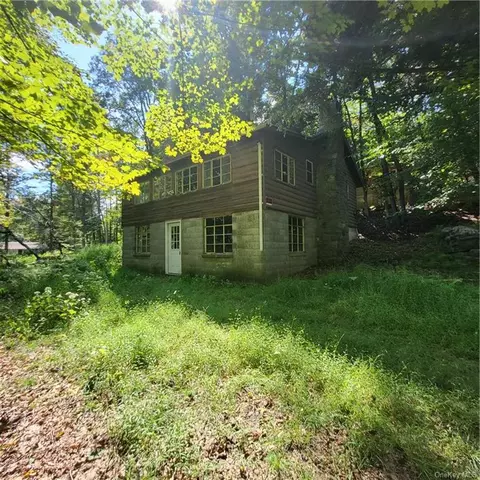 36 E Reindeer Trl, Bethel, NY 12720