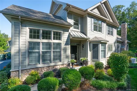 2 Binger Way, Cortlandt, NY 10567