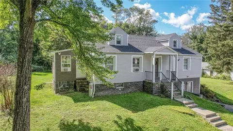 18 Mac Farlane Rd, Wappinger, NY 12590