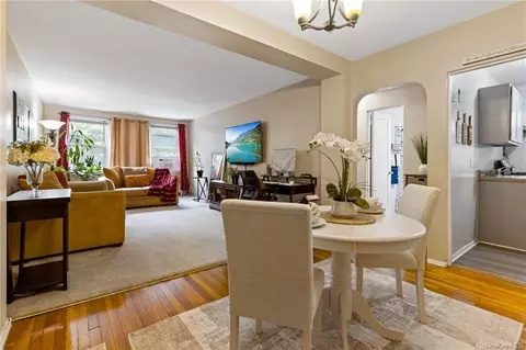 755 Bronx River Rd #4I, Yonkers, NY 10708