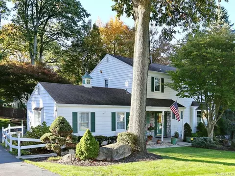 11 Lancaster Dr, Ramapo, NY 10901