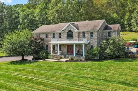 25 Muddy Kill Ln, Montgomery, NY 12549