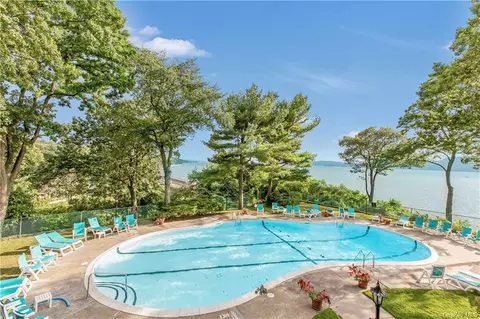 16 Rockledge Ave #2M-2, Ossining, NY 10562