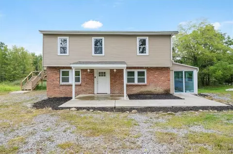 7 S Cross Rd, Staatsburg, NY 12580