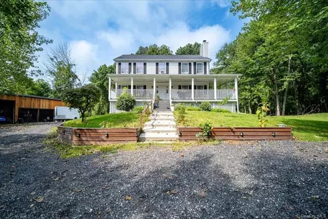 1013 Plains Rd, Shawangunk, NY 12589
