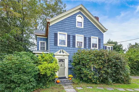 9 Prospect St, Southeast, NY 10509