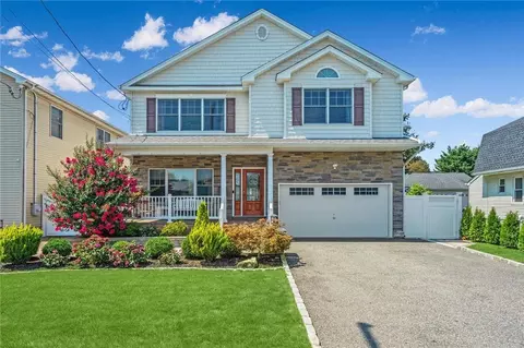 1544 Richard Ave, Merrick, NY 11566