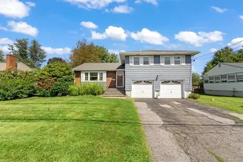 11 Jean Ct, Cornwall On Hudson, NY 12520