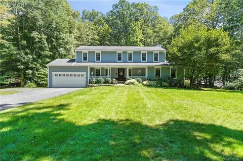 4 Fox Den Ln, North Salem, NY 10560