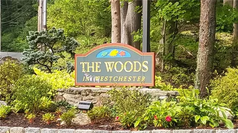 241 Woods Brooke Cir, Ossining, NY 10562