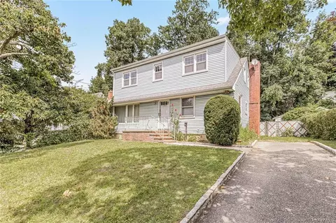 242 Mountaindale Rd, Yonkers, NY 10710