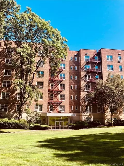 1300 Midland Ave #B-35, Yonkers, NY 10704