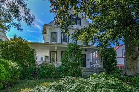 230 E Lincoln Ave, Mount Vernon, NY 10552