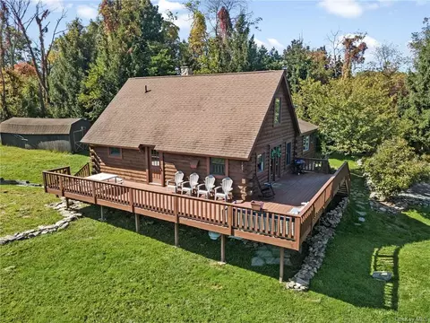 14 Rinne Rd, Newburgh, NY 12589