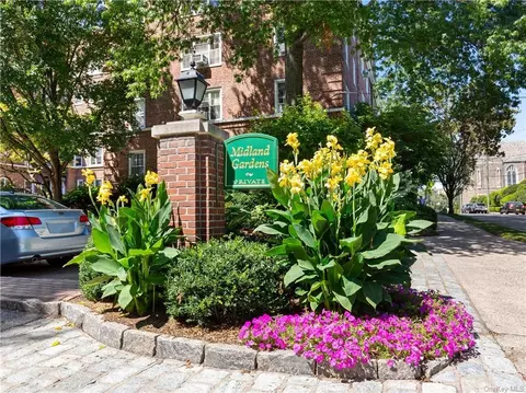 2 Midland Gdns #1C, Bronxville, NY 10708