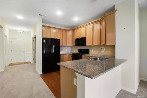 15 Dickinson Pl #3726, Carmel, NY 10512